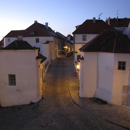 Hotel U Zlatého býka Písek Esterno foto