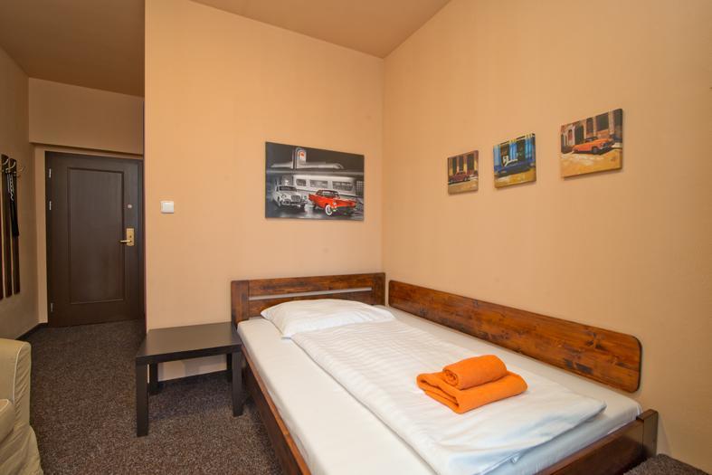 Hotel U Zlatého býka Písek Esterno foto