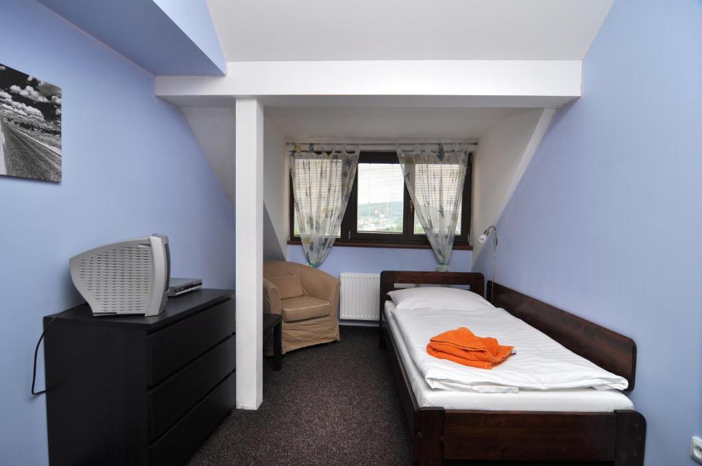 Hotel U Zlatého býka Písek Esterno foto