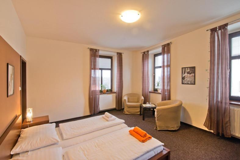 Hotel U Zlatého býka Písek Camera foto