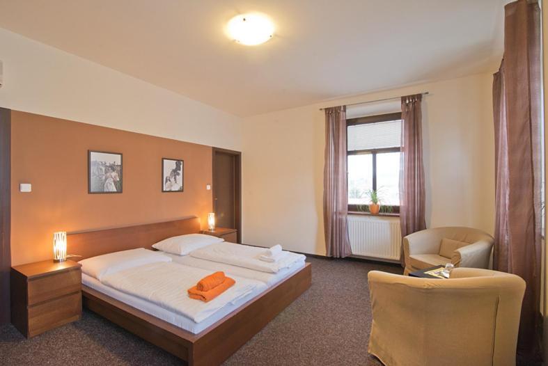 Hotel U Zlatého býka Písek Camera foto