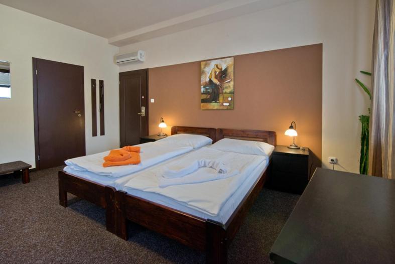 Hotel U Zlatého býka Písek Camera foto